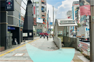 こちらが入口です。エレベーターで 8F 受付にお越しください。